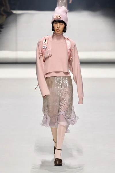 Look 17